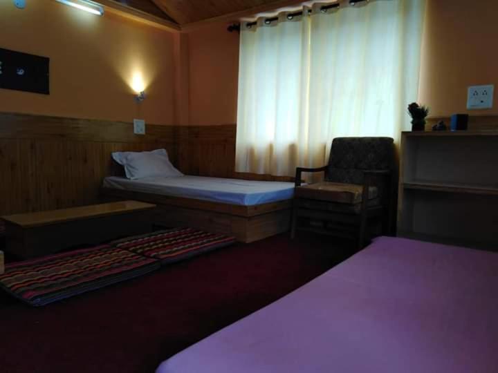 Kyelang Flying Monk Huts & Restaurant B&B 외부 사진