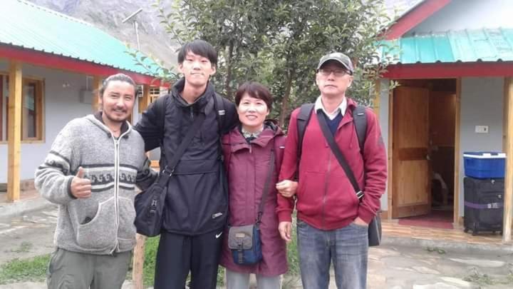 Kyelang Flying Monk Huts & Restaurant B&B 외부 사진